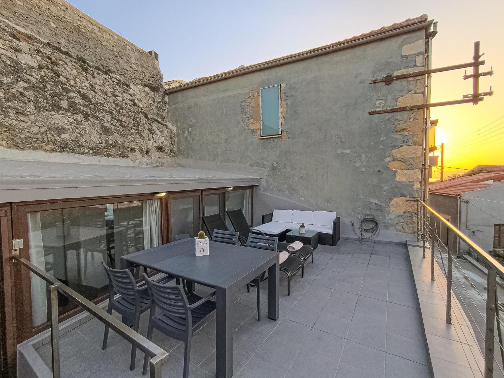 Charming Old Tannery House With Spacious Veranda And Stunning Sea View! Chania  Екстер'єр фото