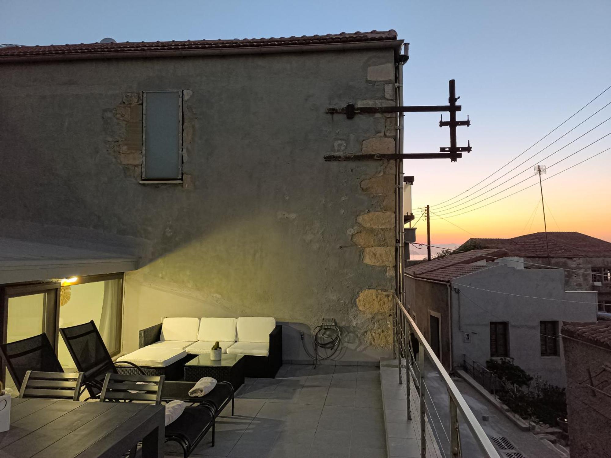 Charming Old Tannery House With Spacious Veranda And Stunning Sea View! Chania  Екстер'єр фото
